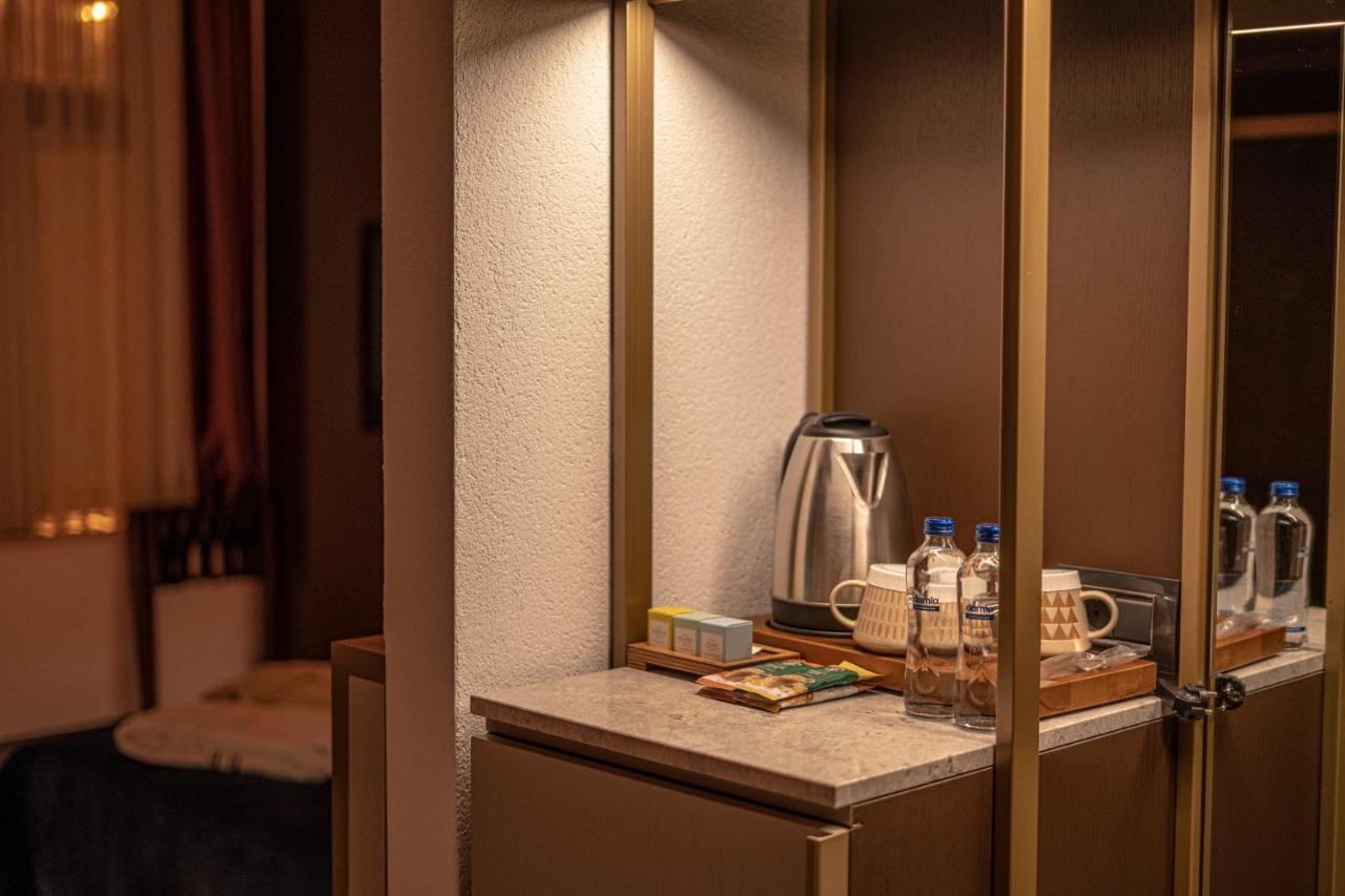איסטמבול Han 1772 Hotel מראה חיצוני תמונה A wet bar in a hotel room